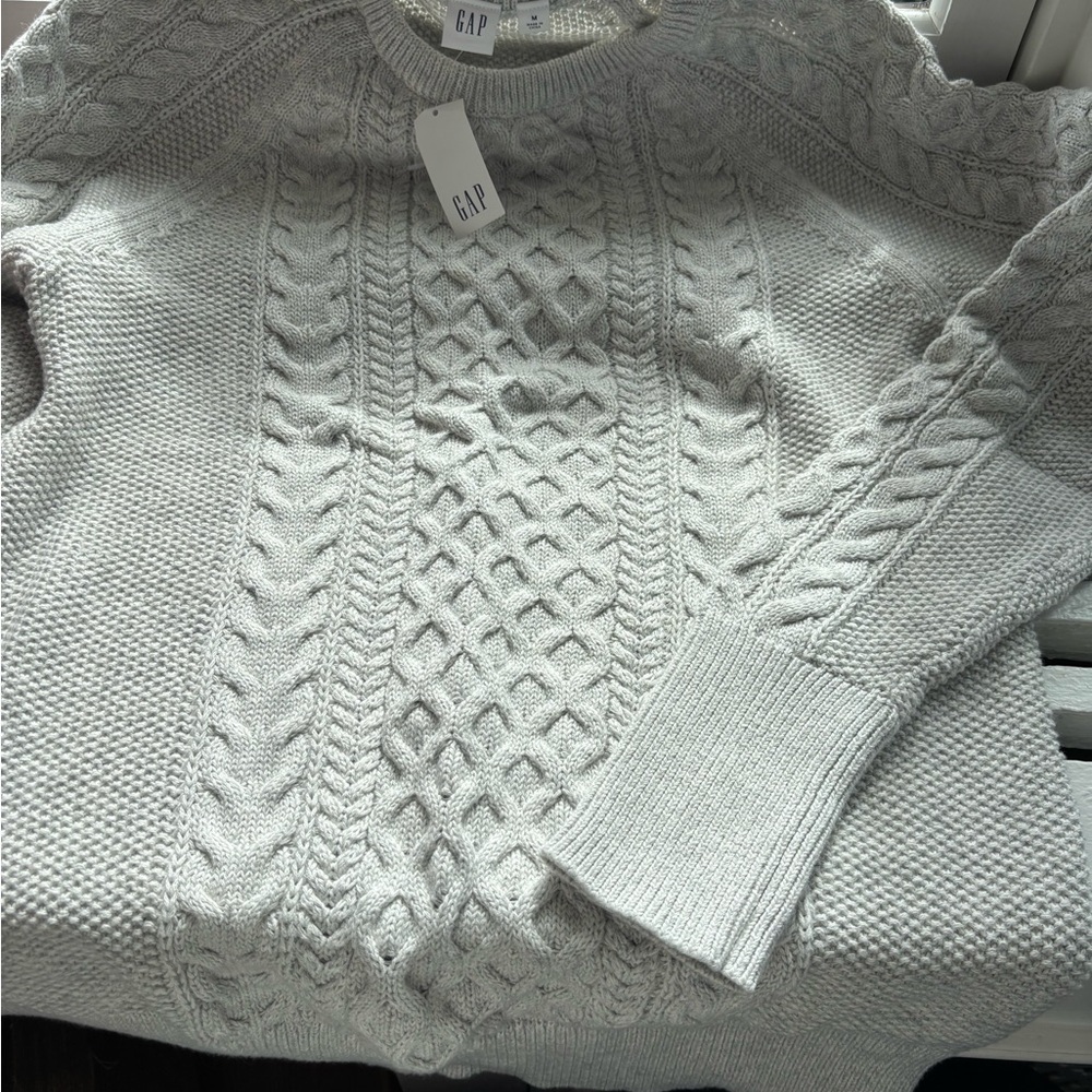 GAP Women's Cable Knit Crew Sweater in Light Gray